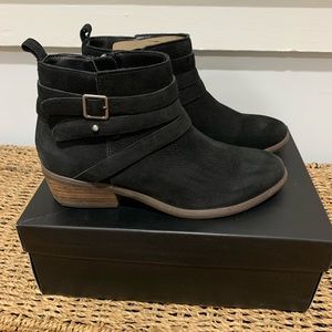 ✨NWT✨ Michael Shannon Booties
